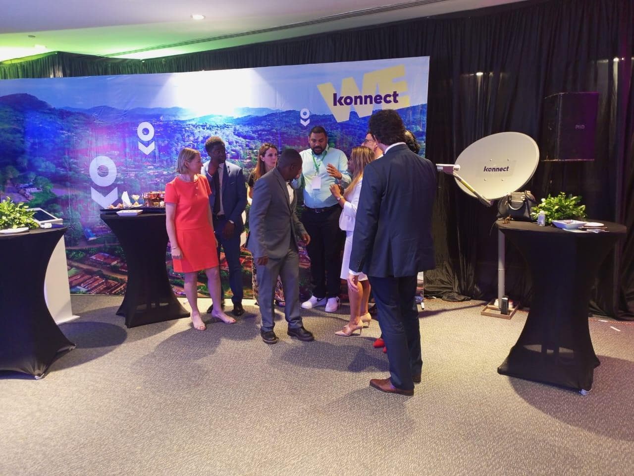 NET CONCEPTS team at an industry showcase